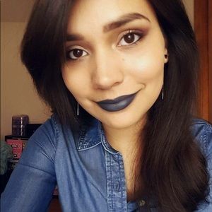 Meet your Posher, Ariella